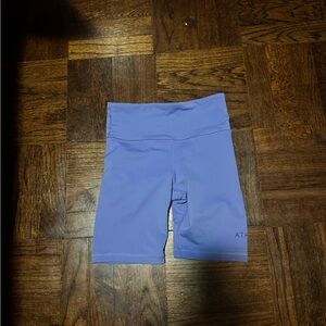 NWOT Athleta elation train logo 7” short